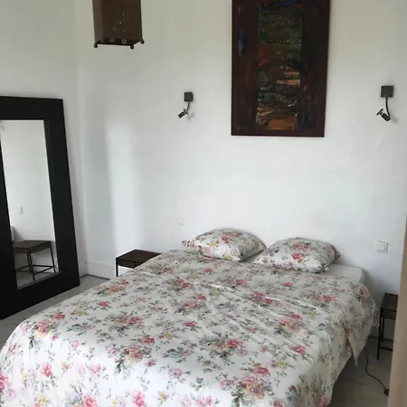 Mediterraneenne, Piscine, Jardin Pour 6 Personnes *